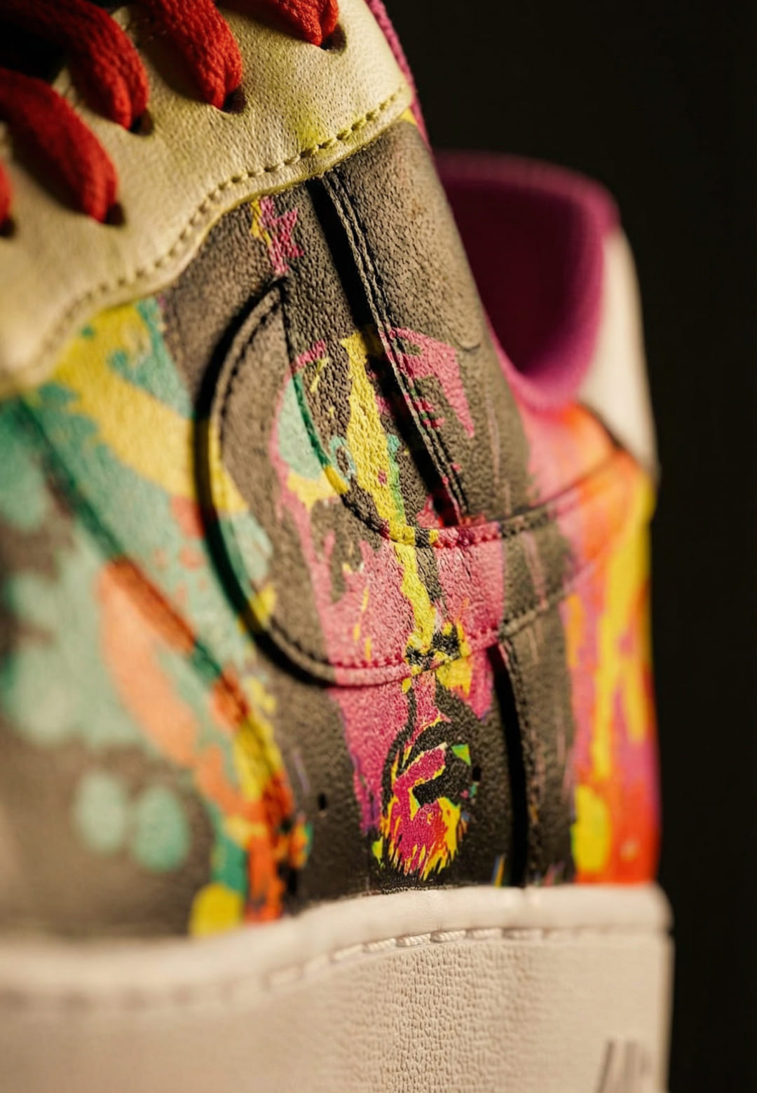 Детализация росписи Nike Air Force 1 Che